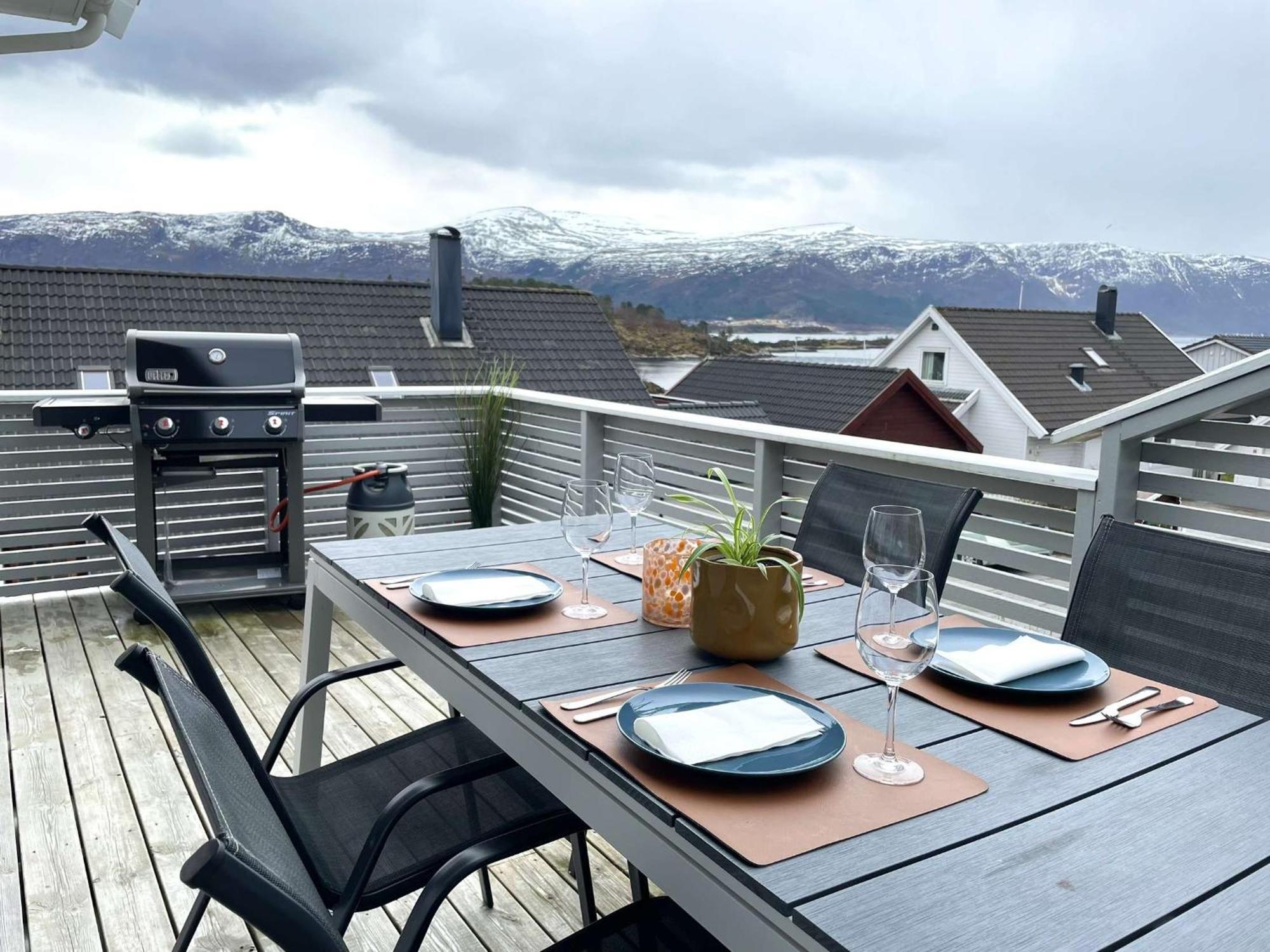 Moderne Rekkehus, God Standard. *